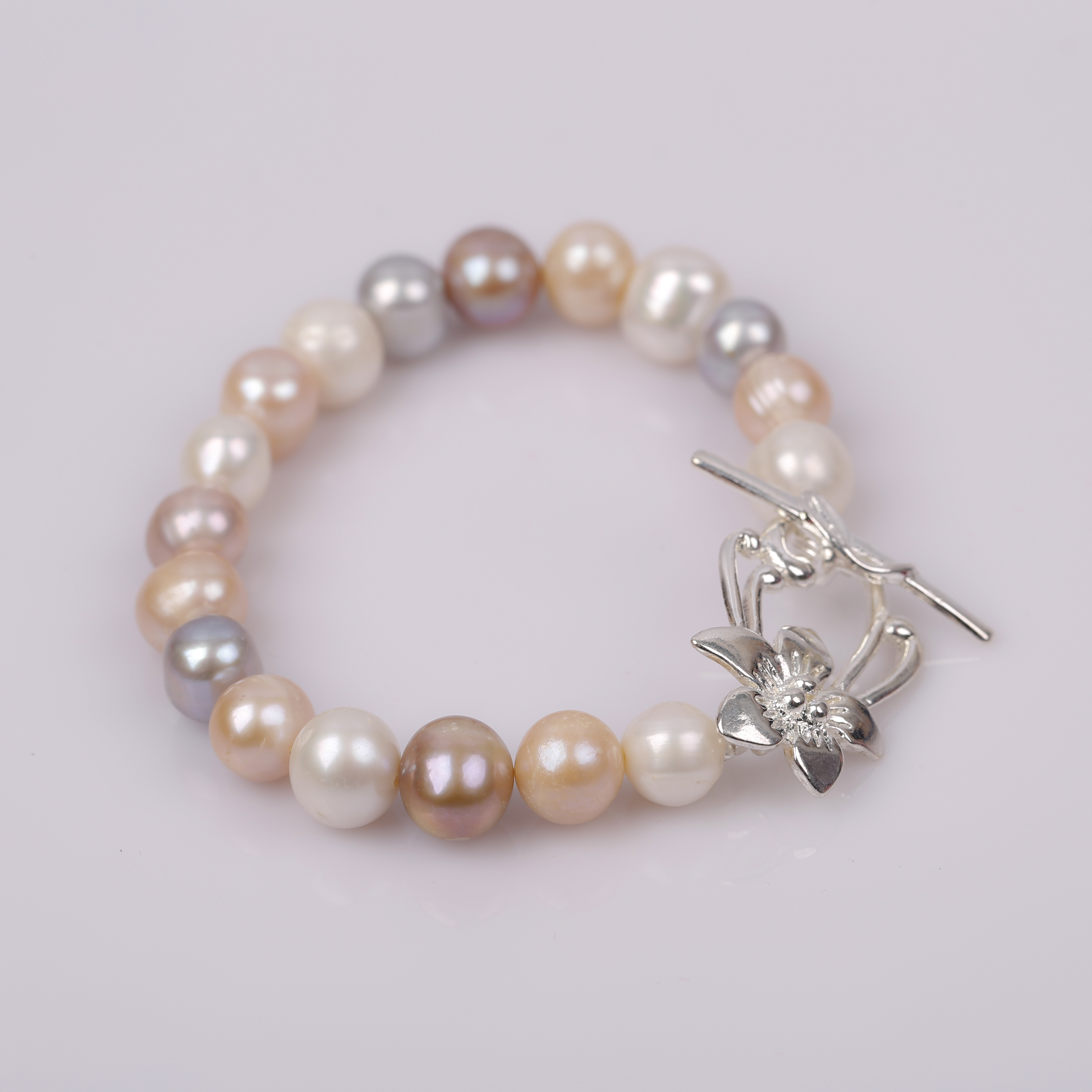 Vòng tay ngọc trai thương hiệu Opal