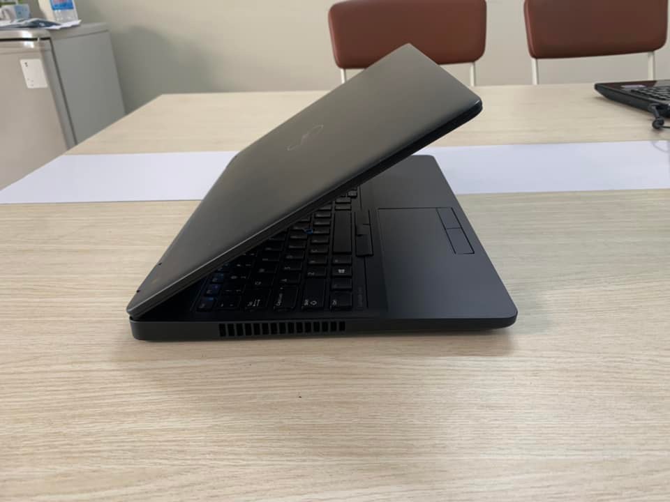 Dell Latitude E5570 i5 6300U Ram 8G SSD 256G 15.6inch.