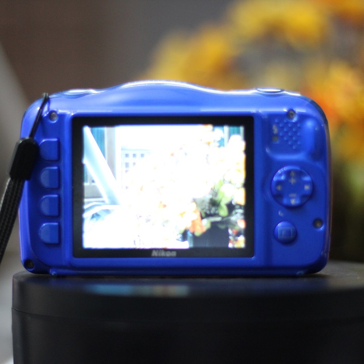 Máy ảnh chống nước Nikon S33