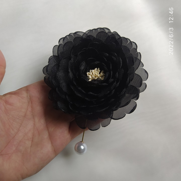 [HCM]Hoa cài áo canto nhụy màu đen