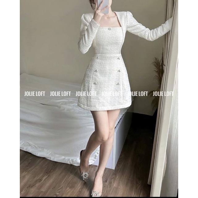 ĐẦM DẠ TRẮNG CỔ VUÔNG TAY DÀI ĐÍNH NƠ ĐÁ