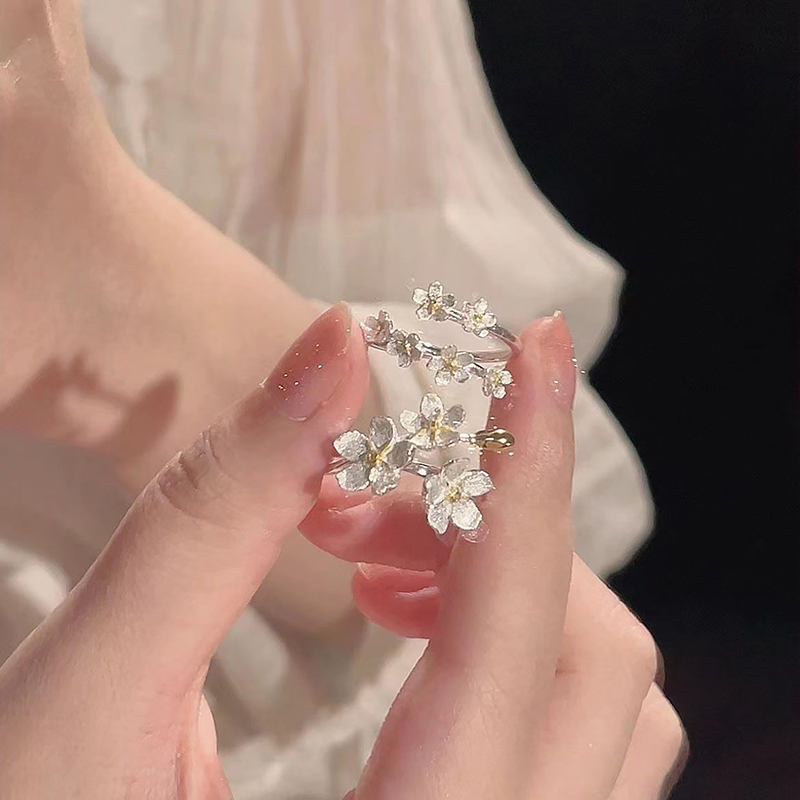Unique%20Delicate%20Flower%20Opening%20Adjustable%20Rings%20For%20Women%20Fashion%20Minimalist%20Silver%20Color%20Finger%20Ring%20Engagement%20Jewelry%20Gift%20Junna%20-%20Image%203