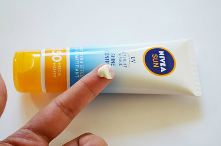 Kem chống nắng Nivea Shine Control SPF 50 UV Face 50ml ( Full - Chiết )