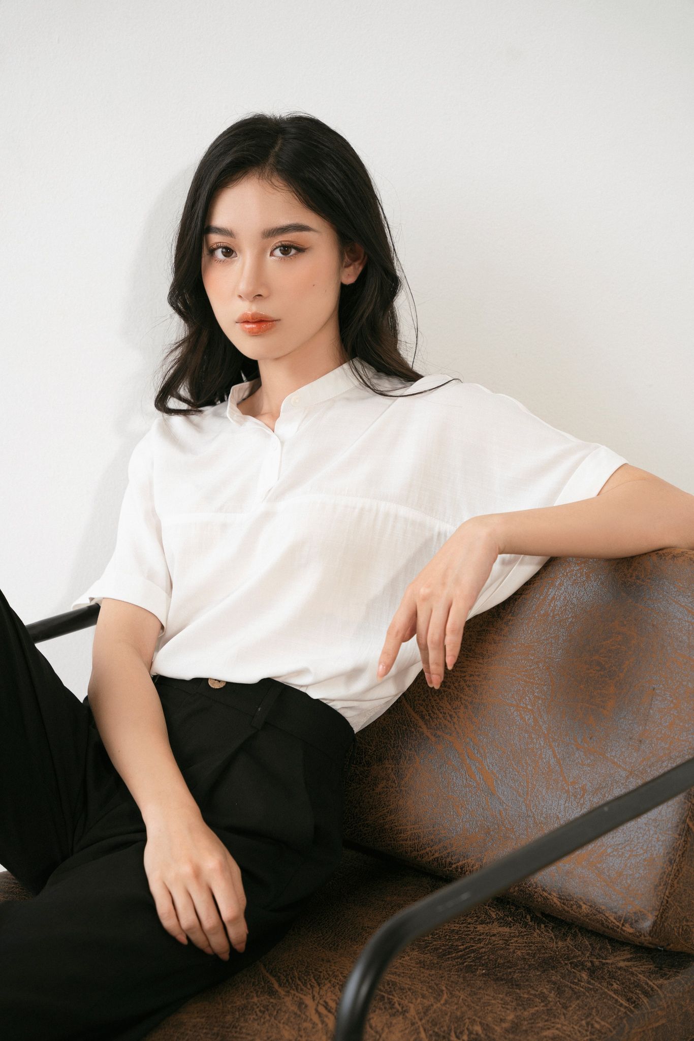 Sơ Mi Ngắn Tay Bổ Trụ Madelen