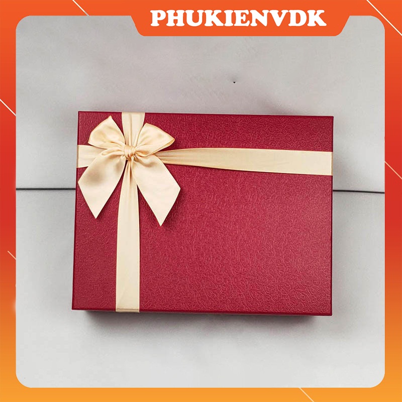 Hộp quà tặng kèm túi hộp quà to hộp quà sinh nhật màu đỏ gắn nơ vàng cao cấp