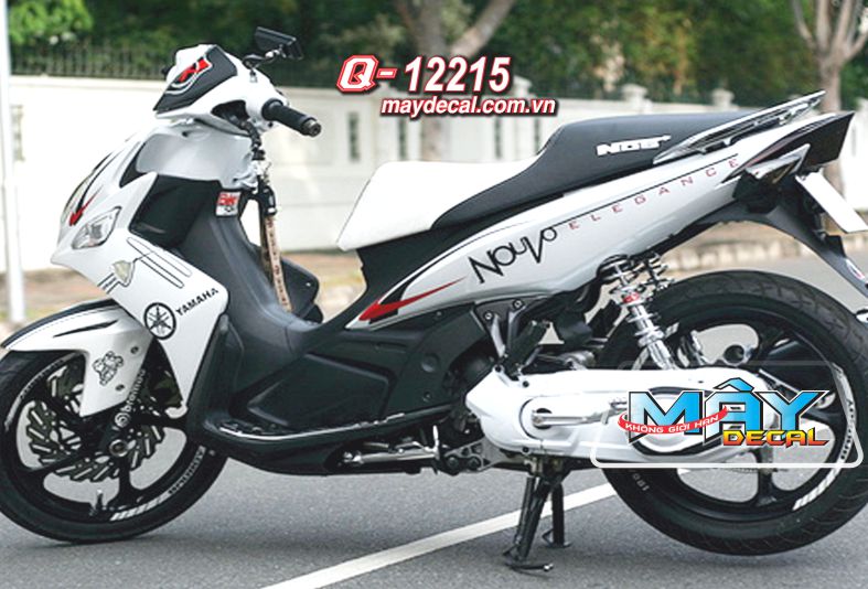 tem rời nouvo 4 lx đen xe trắng