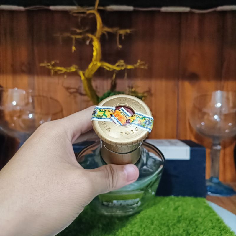 Vỏ chai rượu ngoại Windsor 12 decor mới 99% (chai rỗng)