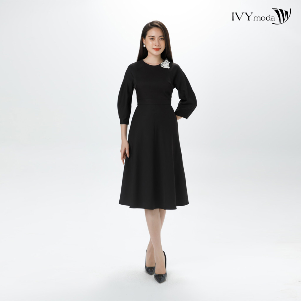 Đầm phối trái tim ngọc trai IVY moda MS 48M7106