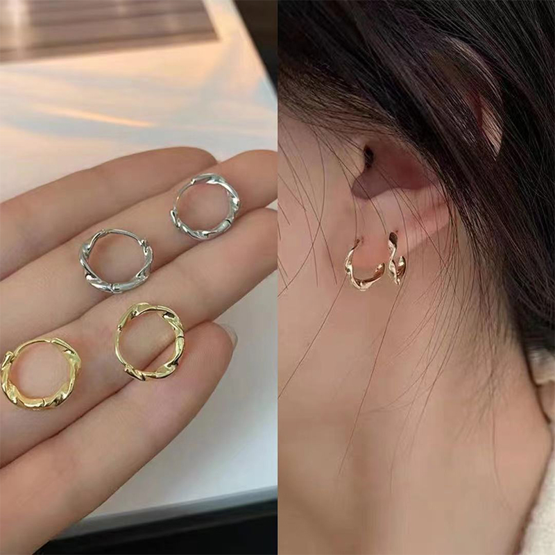 1Pair%20Geometric%20Irregular%20Twisted%20Mobius%20Hoop%20Earrings%20For%20Women%20Simple%20Geometric%20Circle%20Silver%20Color%20Earring%20Party%20Gift%20Fashion%20Jewelry%20Qoddess%20-%20Image%203