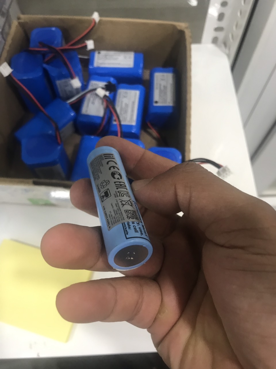 CELL PIN LG 18650  3200mA (NEW 100%-CHÍNH HÃNG)  SIÊU BỀN