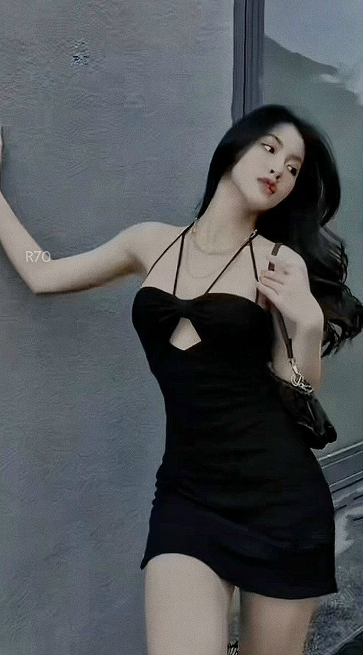 Đầm body dây hở ngực-ZU