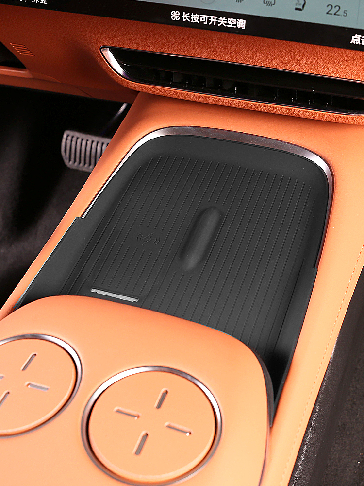 NEW%20%E3%80%90Innovative%20design%E3%80%91For%20Changan%20Deepal%20S07%20Center%20Console%20Wireless%20Charger%20Anti-Slip%20Pad%20Silicone%20Dustproof%20Shock%20Absorption%20Storage%20Slot%20Mat%20-%20Image%204