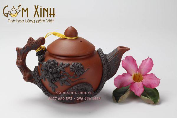 Bộ trà gốm Bát Tràng đất đỏ hoa văn đắp nổi kèm khay lá