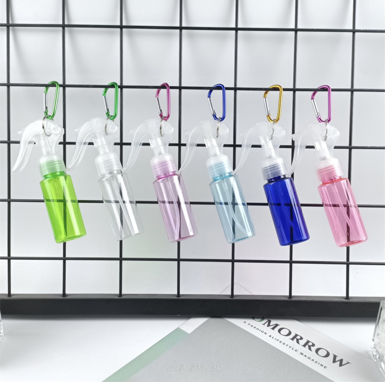 Chai xịt cồn mini kèm móc khóa