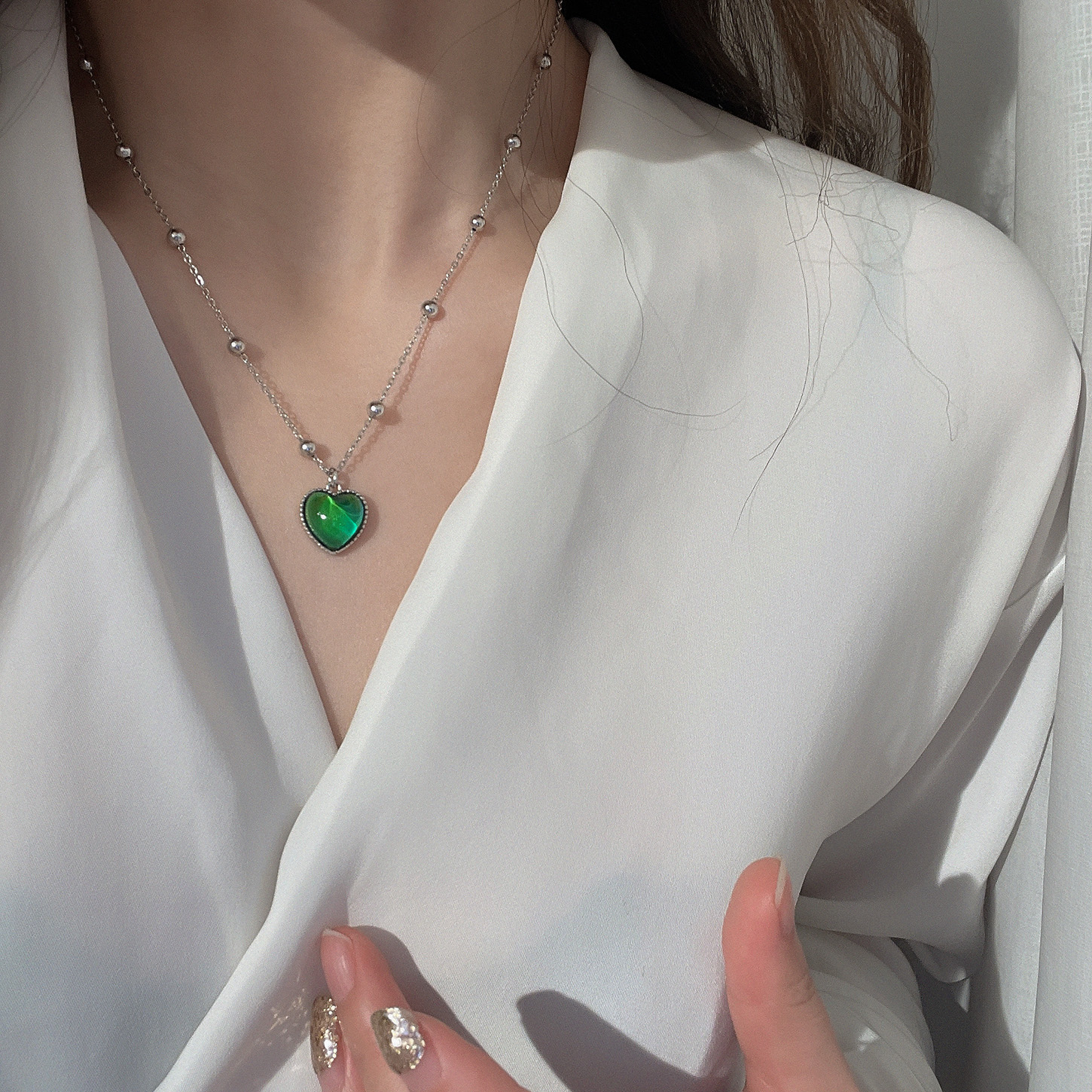 Yuanyan GUFTM New Creative Mood Necklace Color Change Emotion Feeling Temperature Control Heart Pendant Metal Chain Jewelry for Girl. 