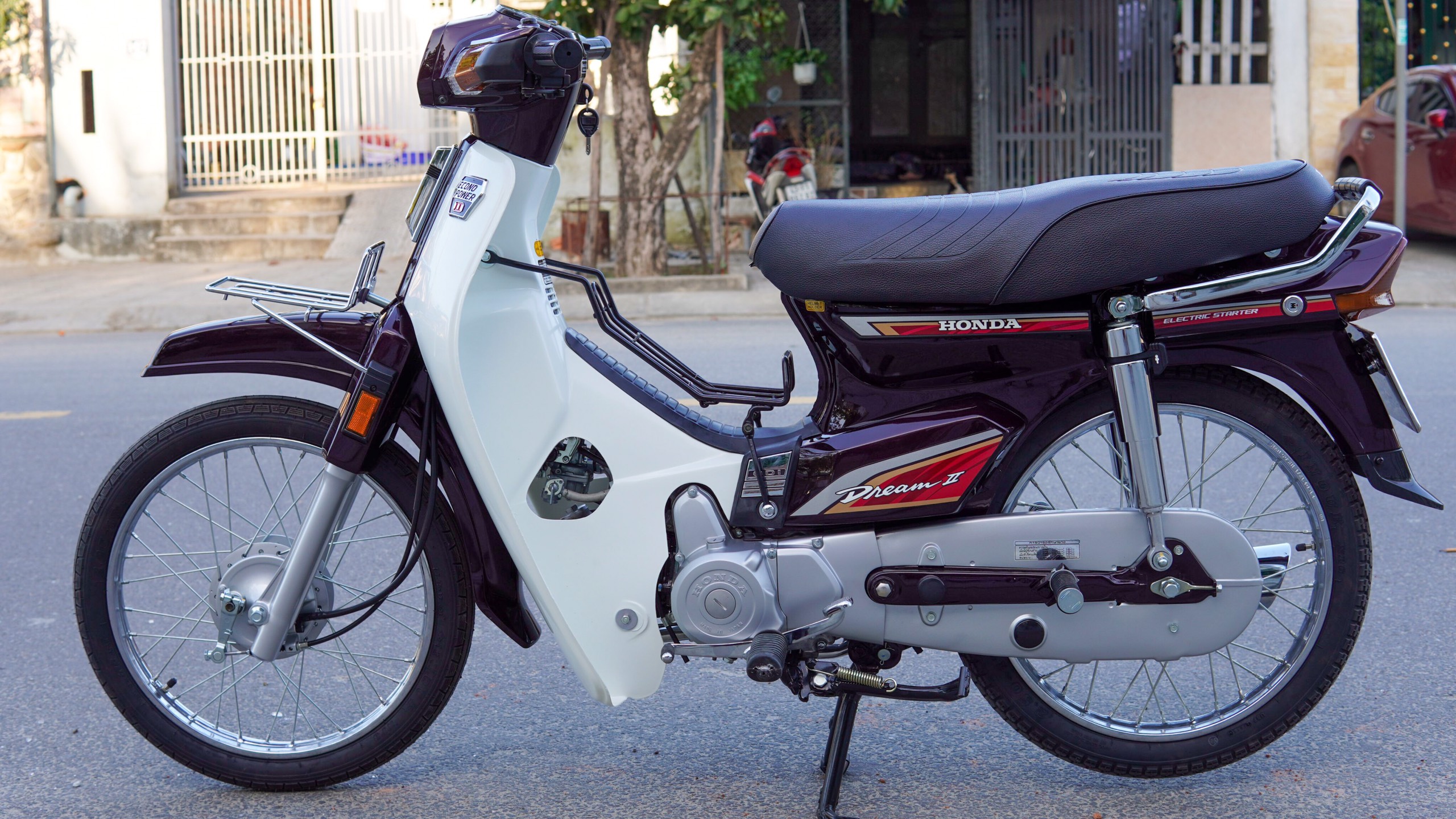 Honda Dream Thái đời 2000 biển tam hoa giá hơn 100 triệu đồng  Báo Dân trí