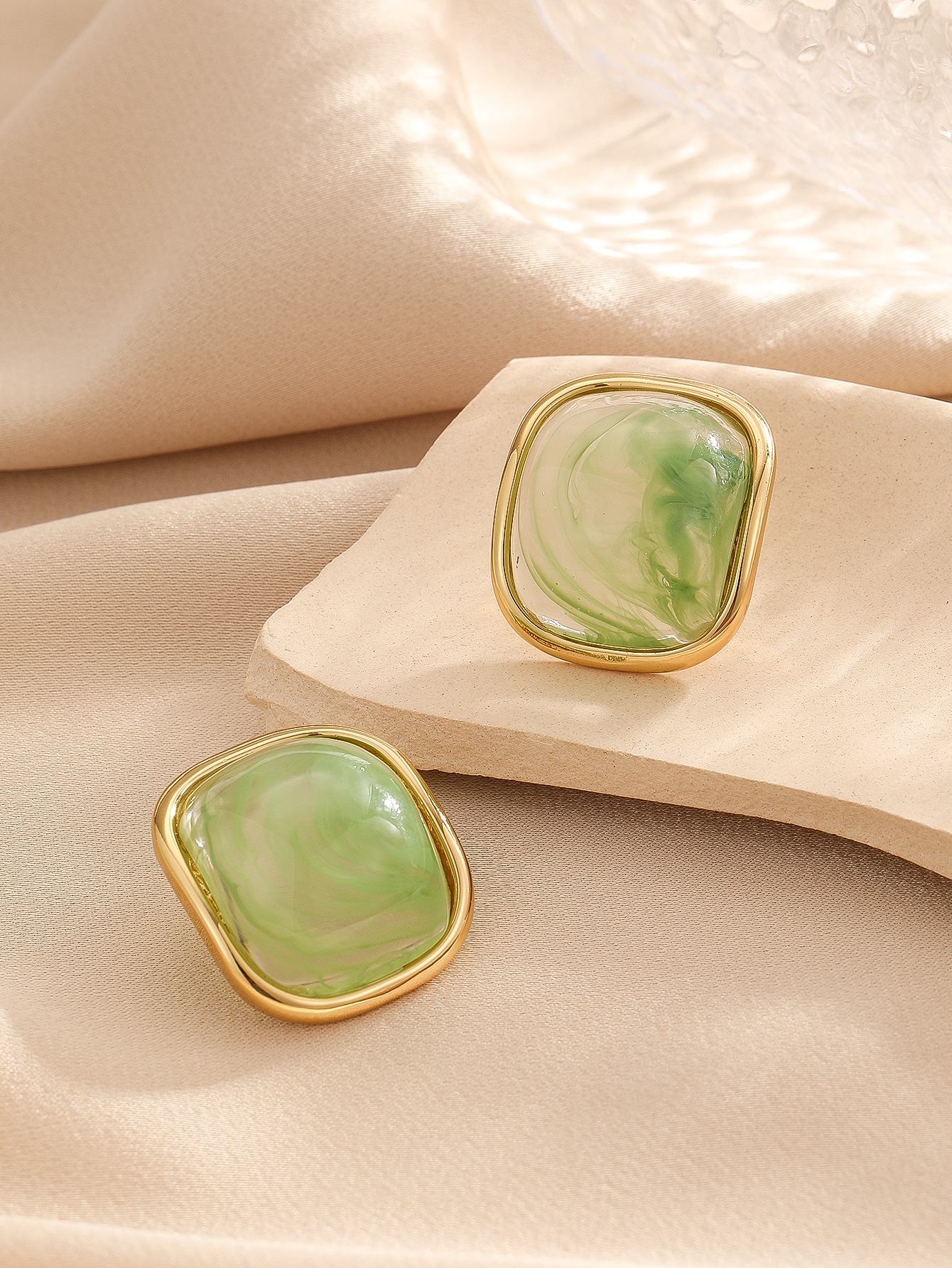 %E3%80%90Top%20Picks%E3%80%91Summer%20New%20Resin%20Color%20Y2K%20Earrings%20for%20Men%20and%20Women%20Square%20Sweet%20Party%20Concert%20Wear%20Earrings%20-%20Image%206