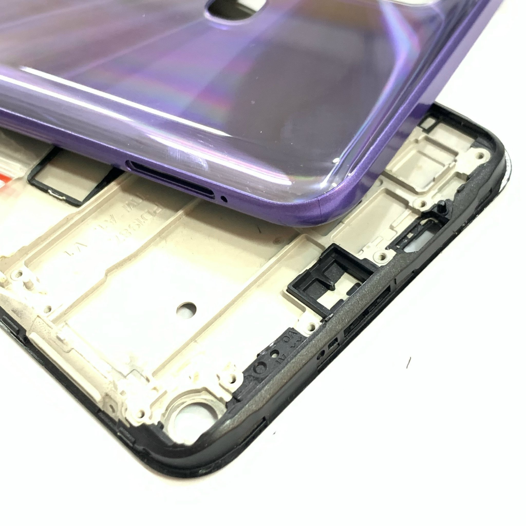 Vỏ bộ Vivo Y30 full bộ (khung sườn + nút , khai sim , kính camera )