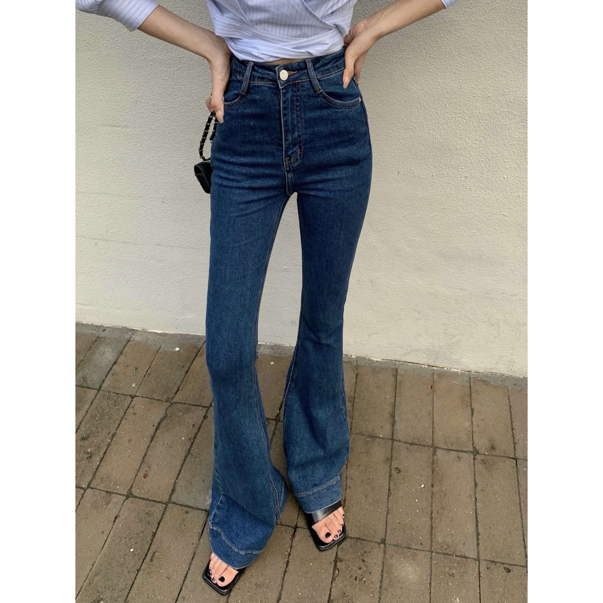 Quần jeans nữ ống loe mẫu mới 2022 lưng siêu co dễ mặc tôn dáng tôn eo dài qua chân quần trơn