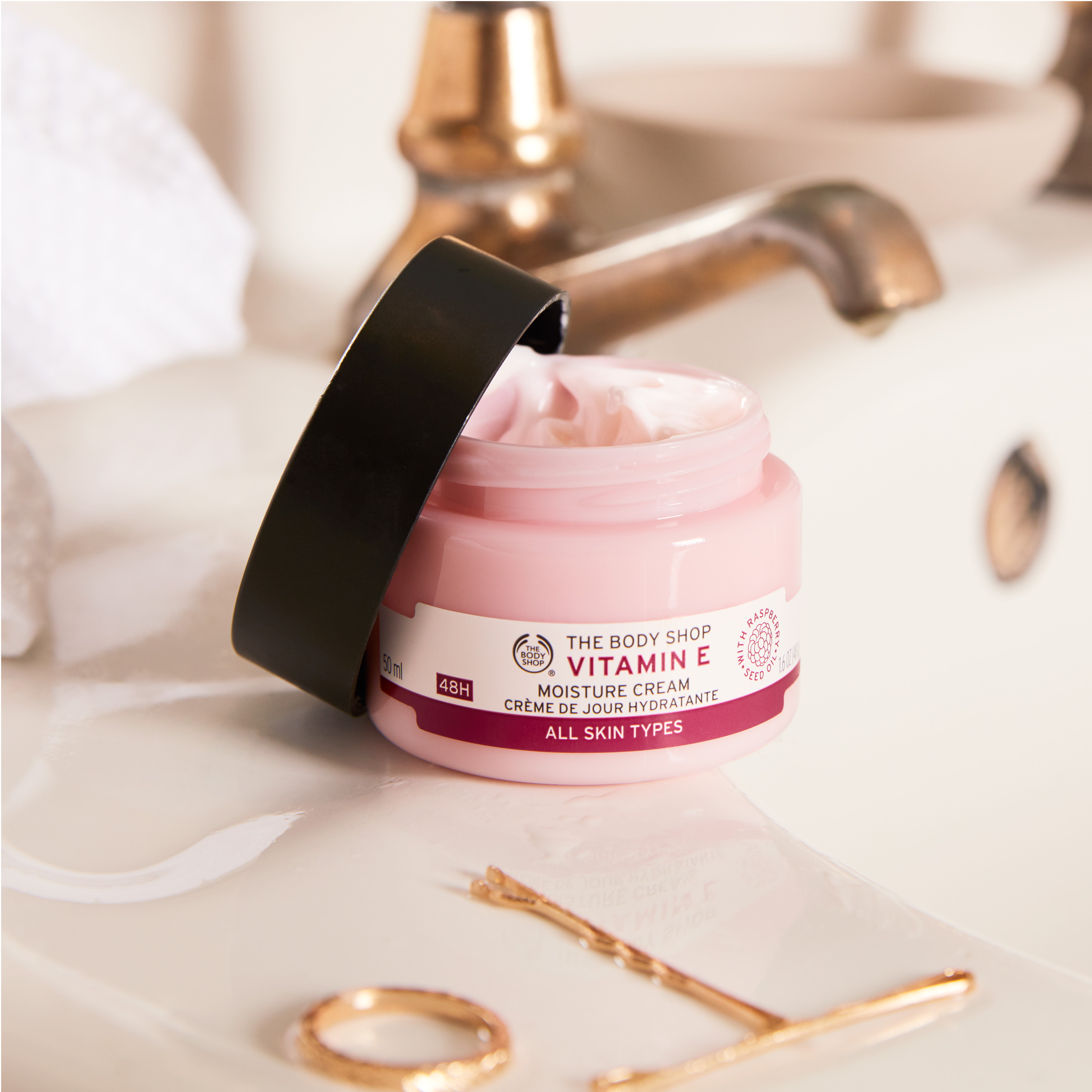 harga the body shop vitamin e moisture cream