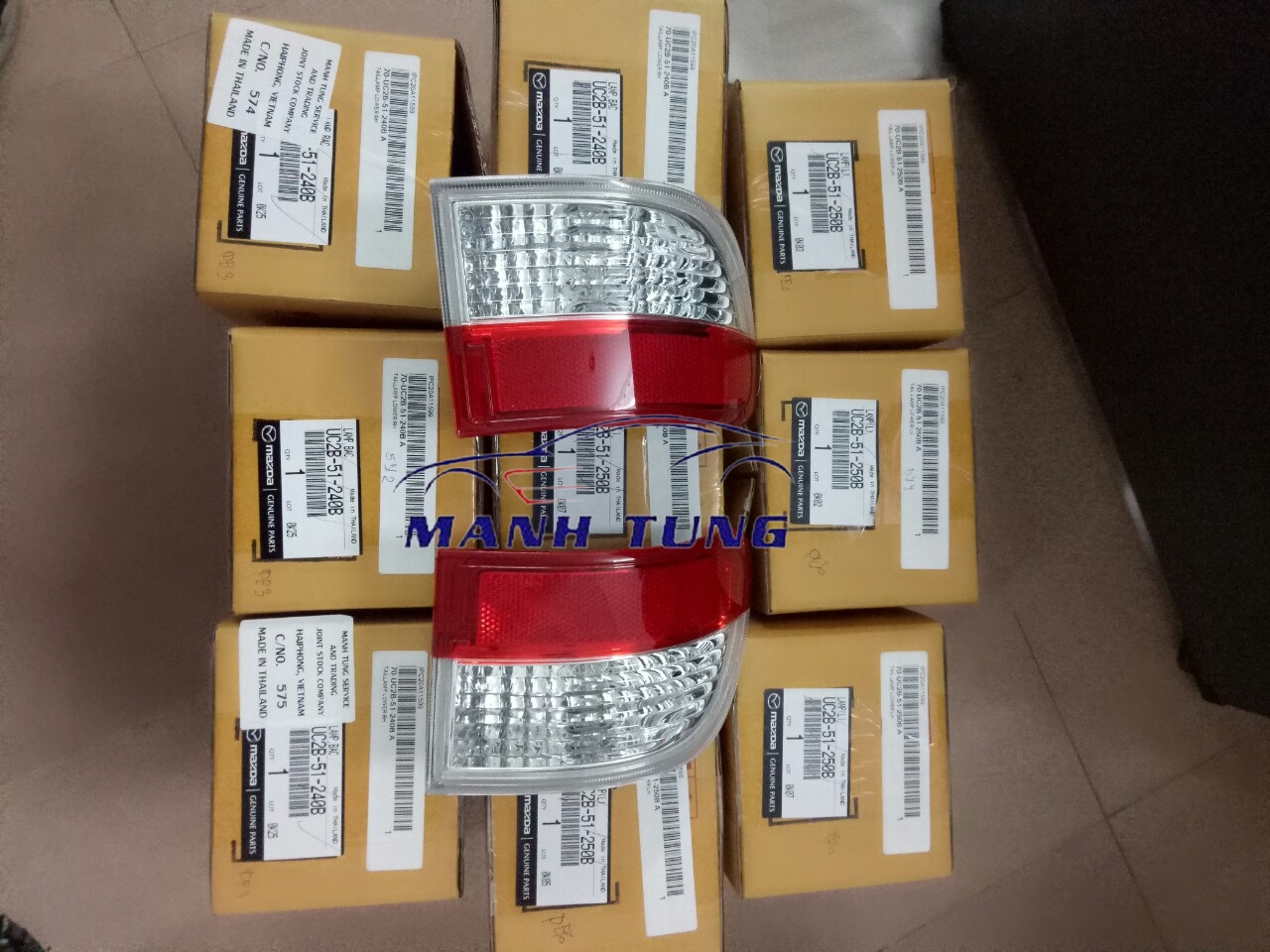 Đèn lùi L+R xe MAZDA BT50 - UC2B51250B, UC2B51240B