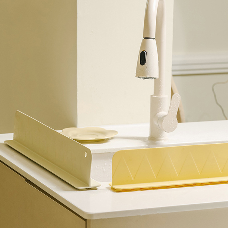 Sink Splash Guard, Silicone Sink Water Baffle, Suction Cup Base Kitchen Sink Bathroom Baffle Multipurpose Kitchen Island Sink Backsplash Guard, for Home Sink