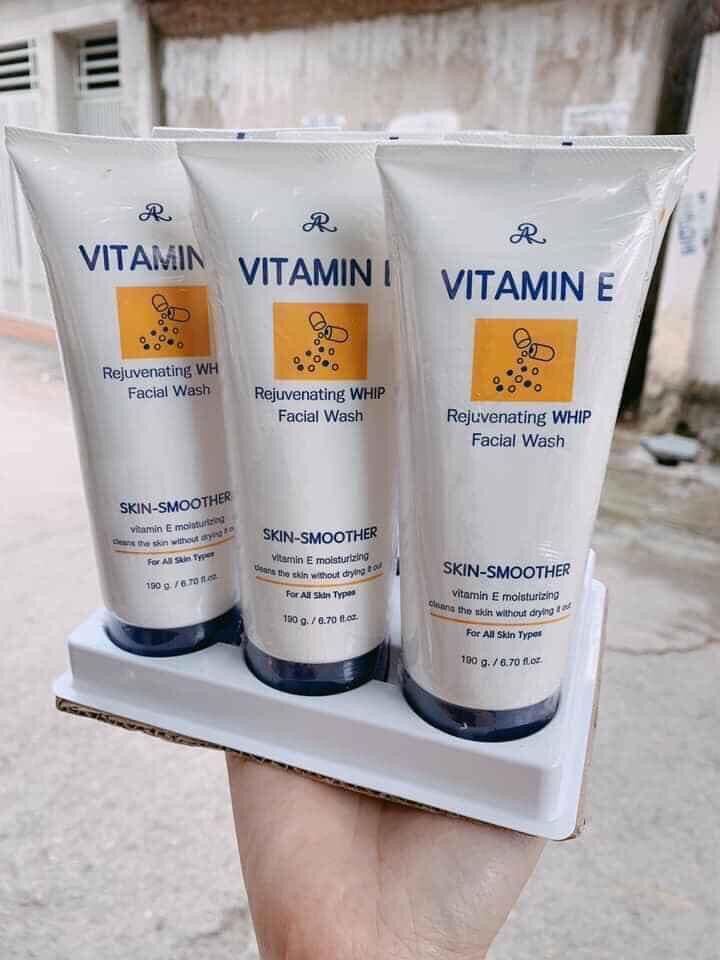 Sữa Rửa Mặt Vitamin E Thái Lan 190g
