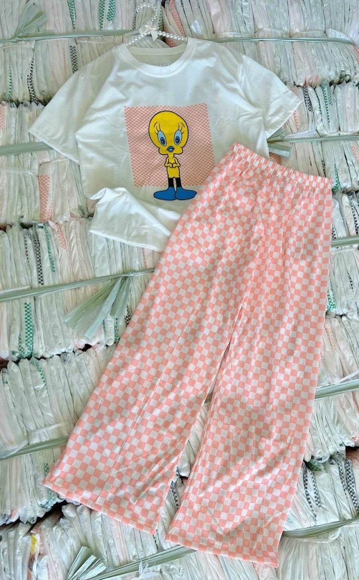 Set bộ đồ chấm trắng đen bò sữa siêu hot nhất hiện nay siêu xinh mặc đi chơi hay ở nhà đều đẹp m6886