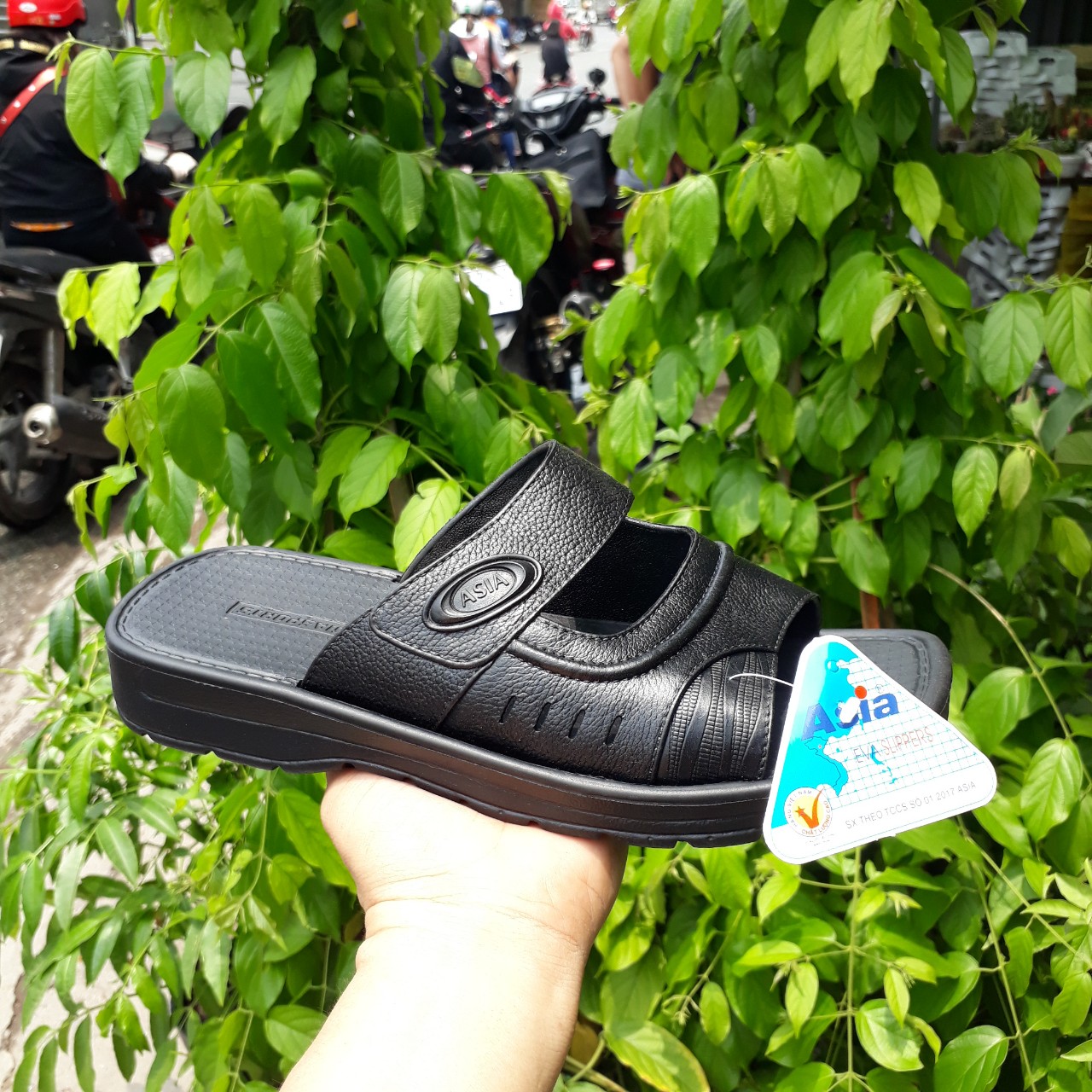 Asia Men's Sandals Are Super Light and Super Durable
