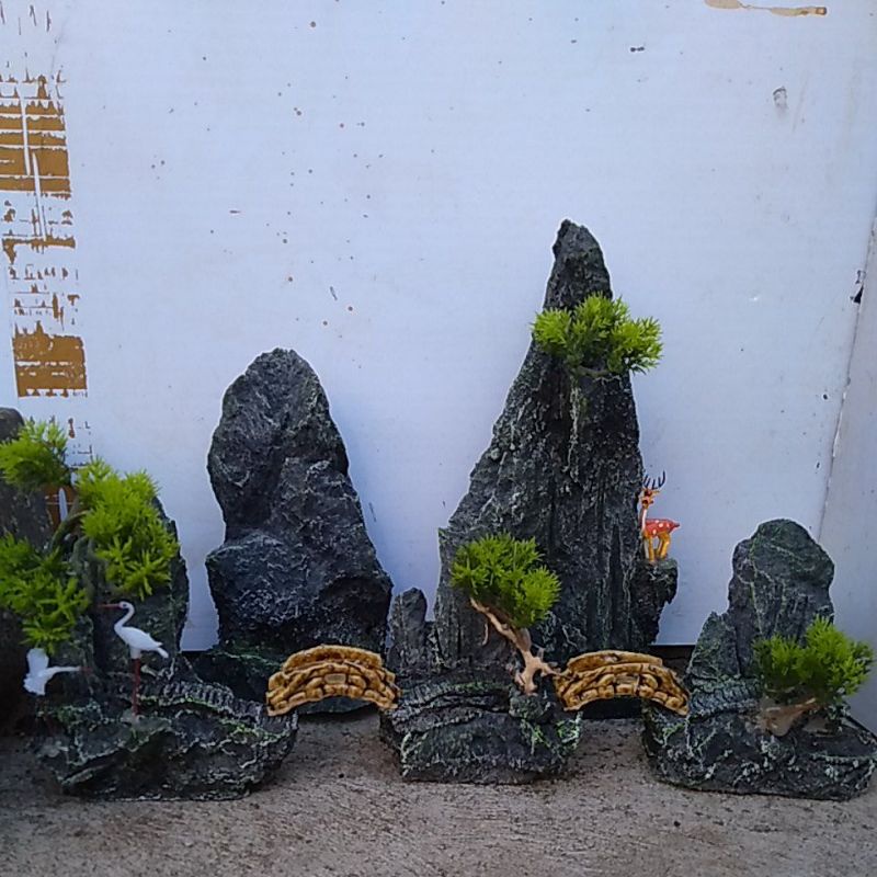 Núi đá hồ cá cảnh