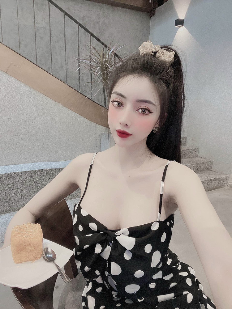 Đầm, Váy Maxi 2 Dây Form Dài In Họa Tiết Chấm Bi