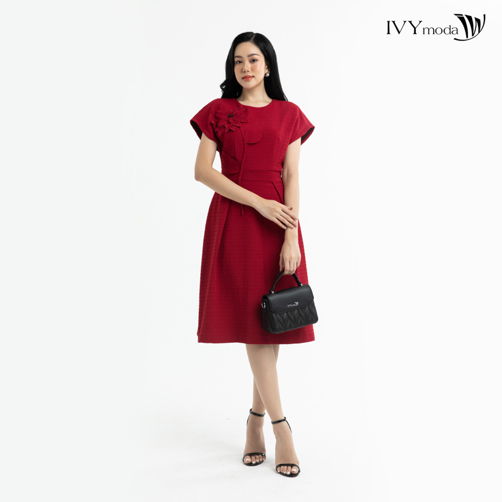 Đầm cài hoa nổi IVY moda MS 48M7506