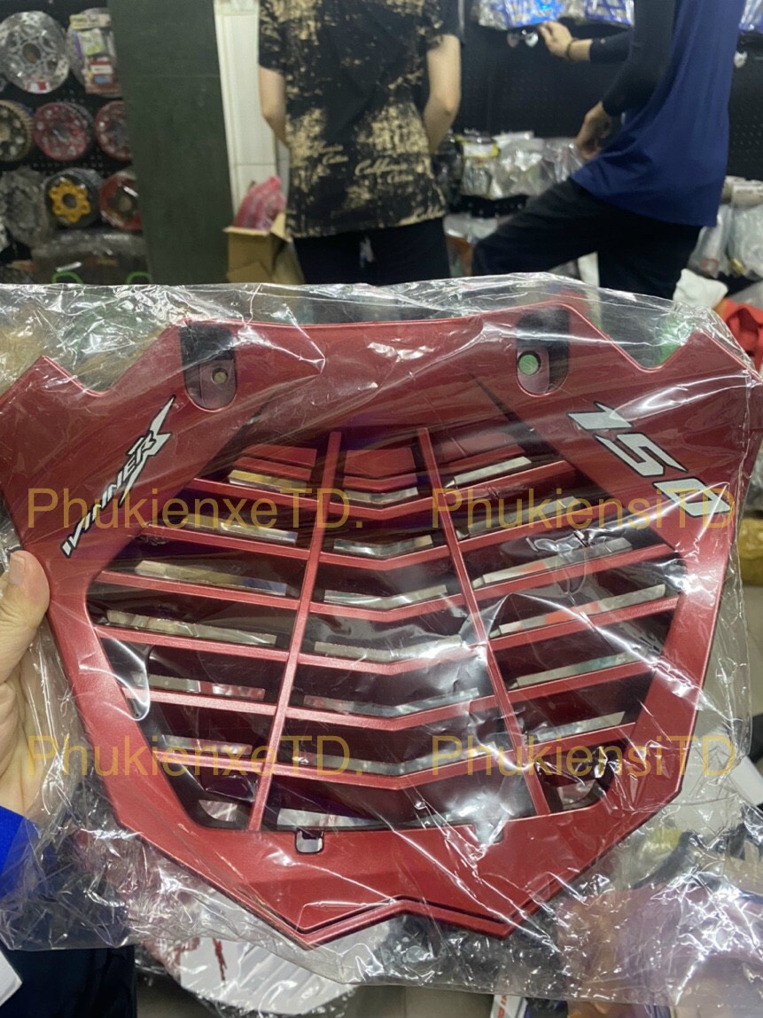 Chắn bùn trước tam giác Winner X V3