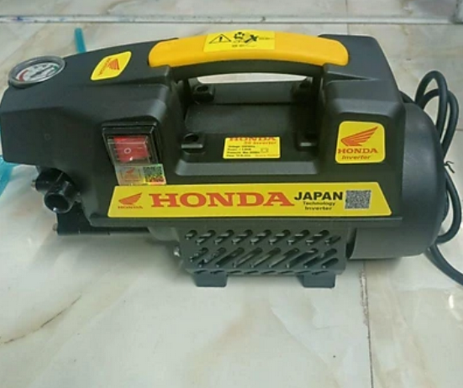 Máy rửa xe mini