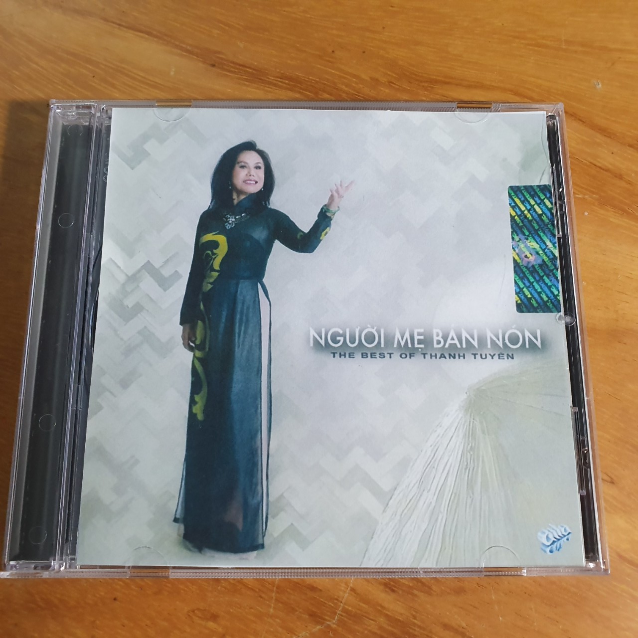 Đĩa cd thanh tuyền nổi tiếng - người mẹ bán nón - cd nhạc vàng chất lượng cao
