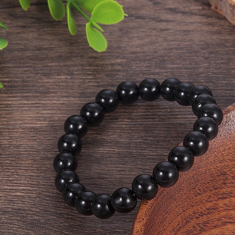 Chuỗi vòng đá đen may mắn