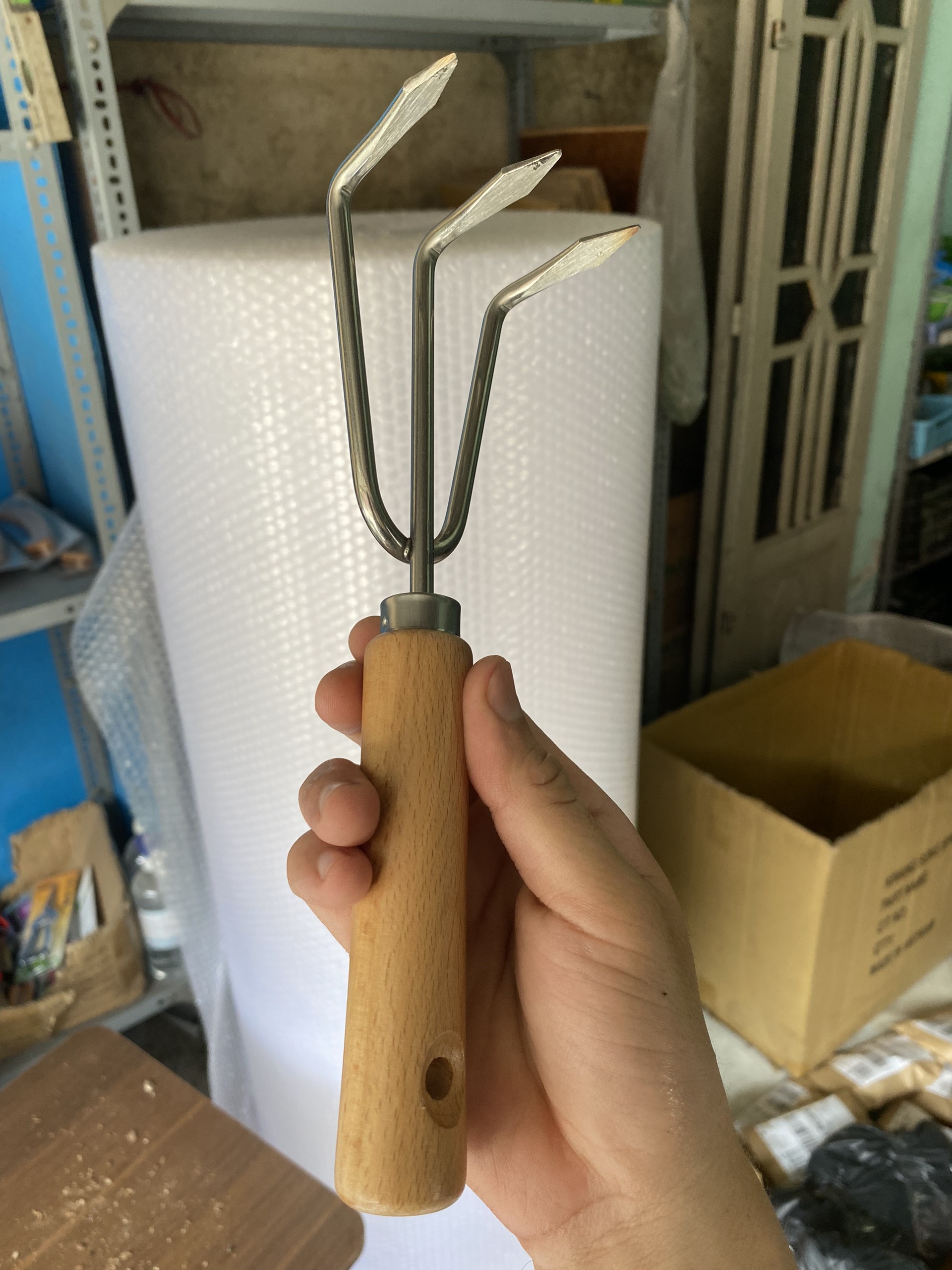 Cào xới đất inox cầm tay loại lớn LV024