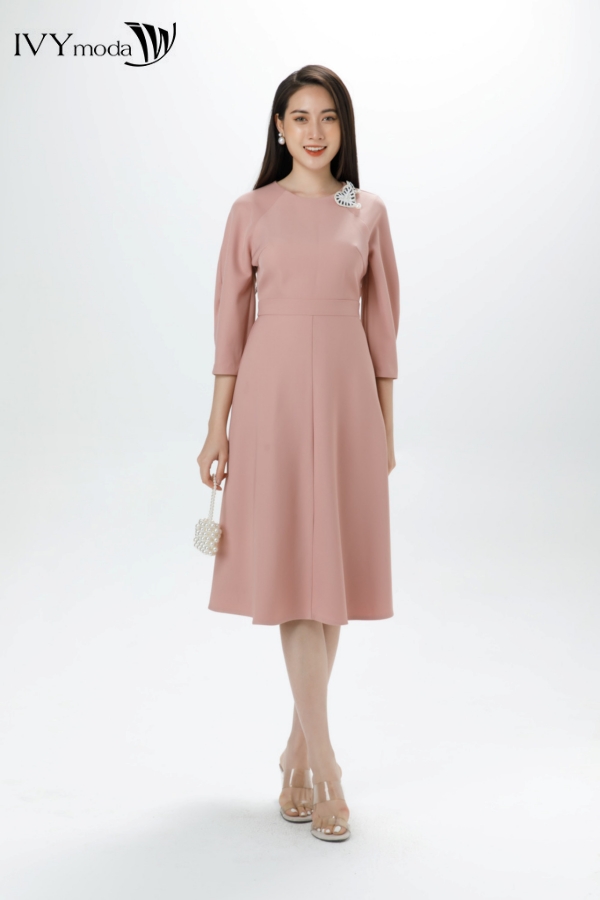 Đầm phối trái tim ngọc trai IVY moda MS 48M7106