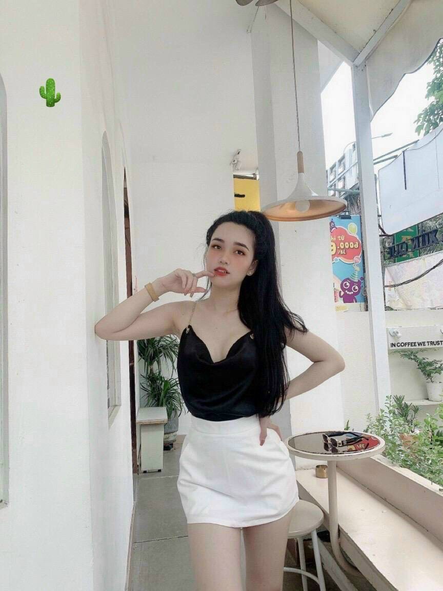 Áo kiểu 2 dây xích khoen phi lụa cổ đổ cực xinh , chất phi lụa mềm mịn mát