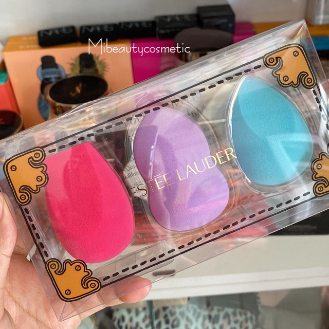 Mút tán kem nền của Esstee Laauder