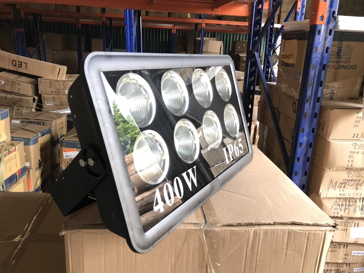 Đèn pha cốc 400W LEDCOM chiếu xa siêu sáng ngoài trời