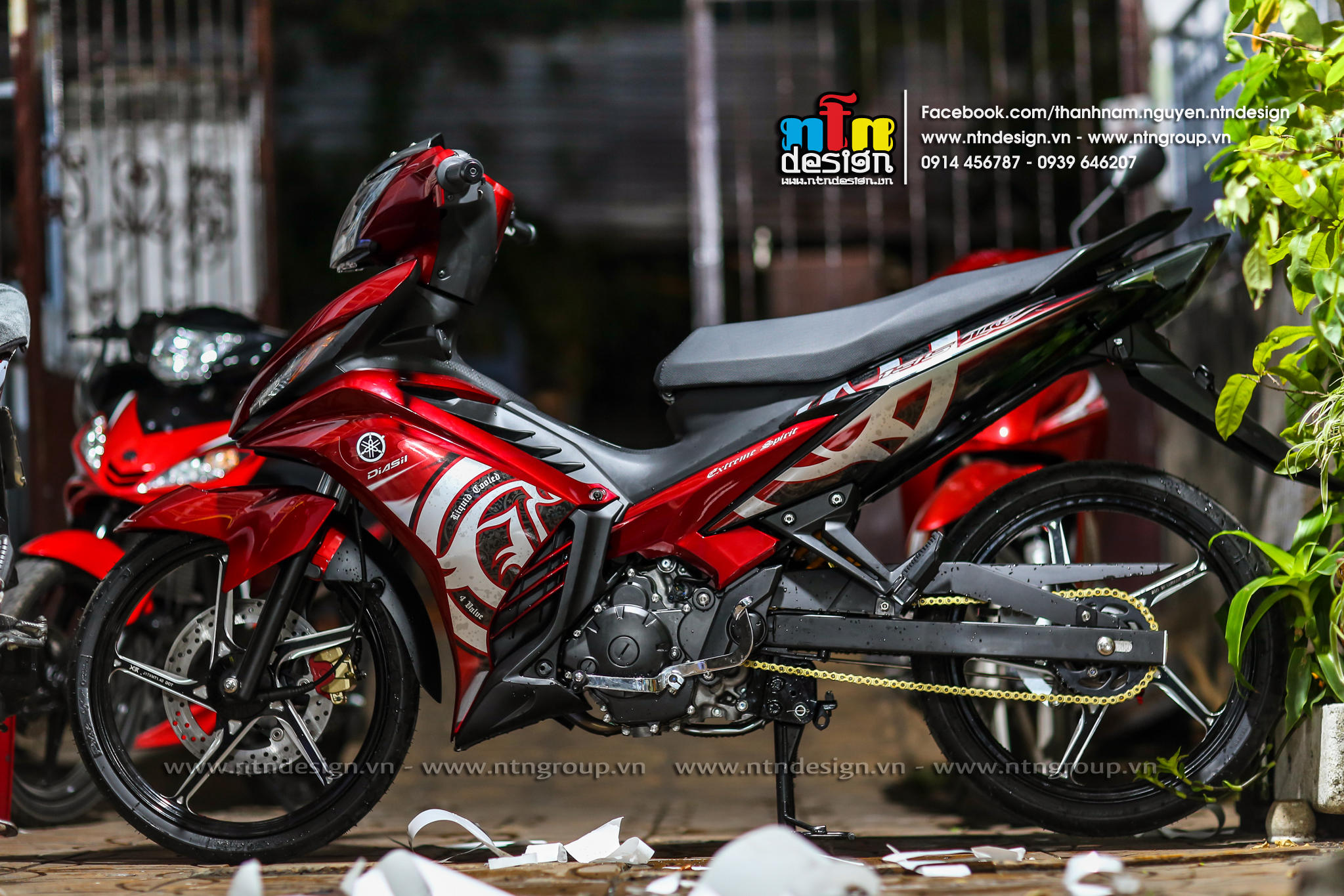 Tem rời Exciter 135 LC hoa văn đỏ đen trắng - tem chuẩn form xe