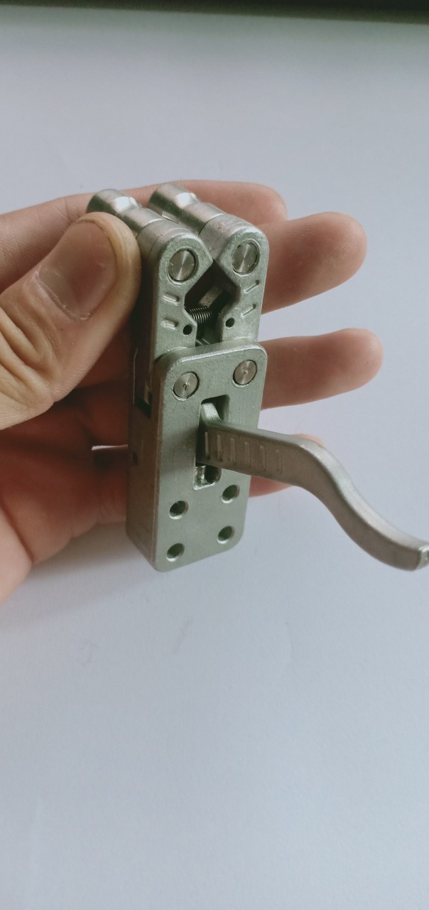 Dụng cụ giữ dây săn cá