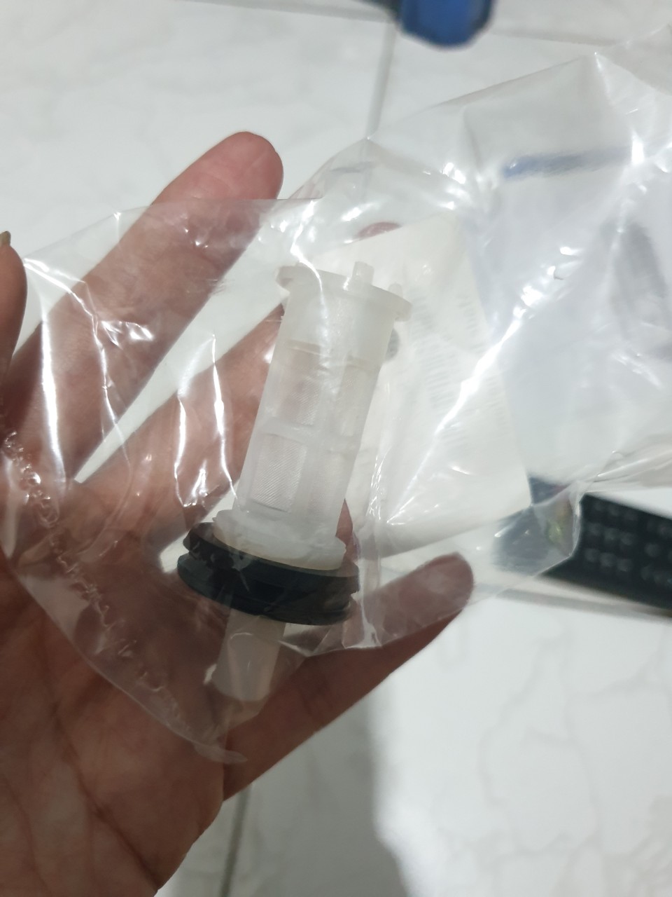 ( MADE IN THAILAND)  Lọc xăng máy cắt cỏ bình xăng trên.