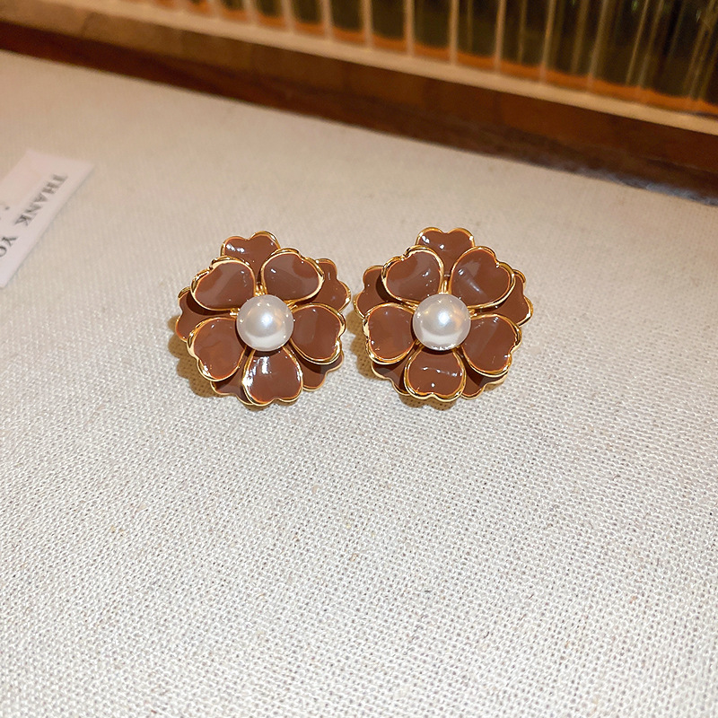 Pearl stud earrings for women