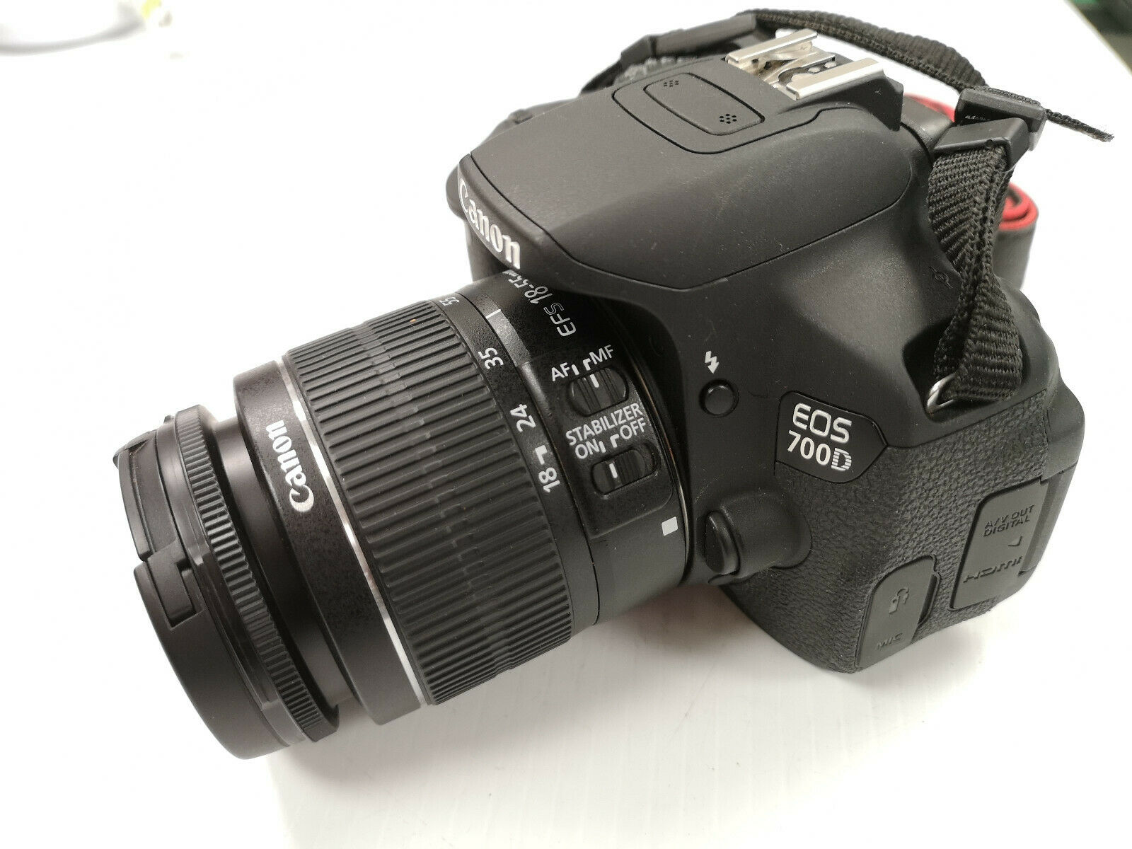 Máy ảnh Canon 700D + lens 18-55mm IS – hàng chính hãng – Tặng thẻ nhớ 16gb – Tặng túi xách Canon – Mới 95%