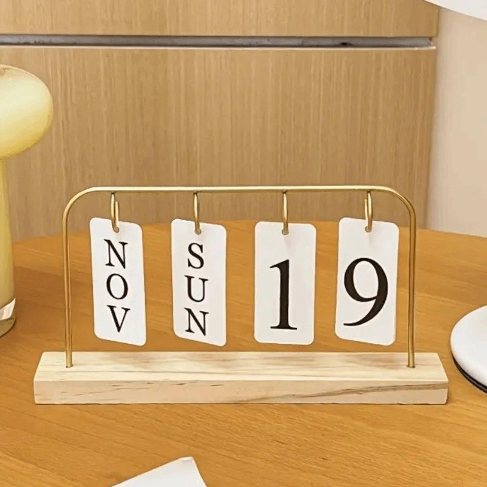 Calendar Retro Wooden Desktop Flip Calendar Turn Page Design Desktop Decor Vintage Standing Calendar Desktop Cabinet Decorations