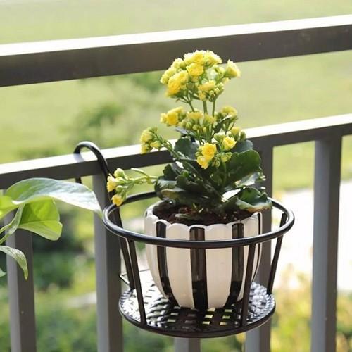 [HCM]GIỎ TREO CHẬU HOA BAN CÔNG TIỆN DỤNG