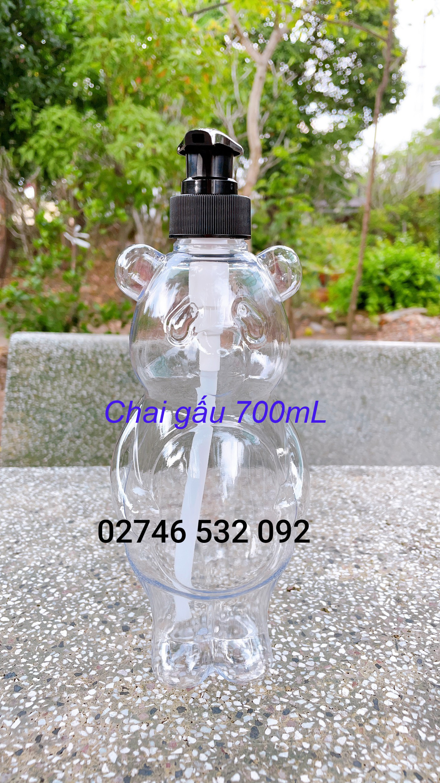 Chai nhựa 700ml vòi van đen thân trong hình gấu dễ thương