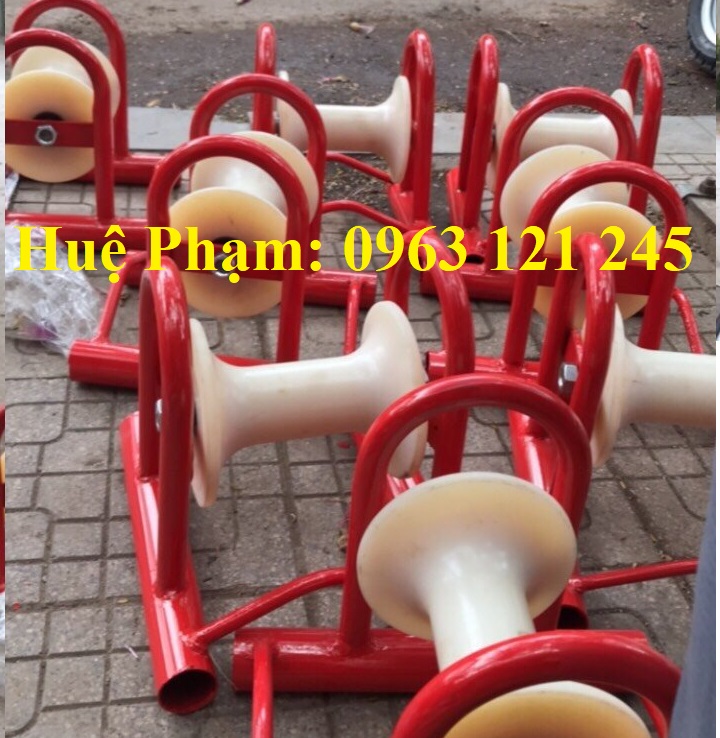 Con lăn kéo cáp mặt đất bu li nhôm